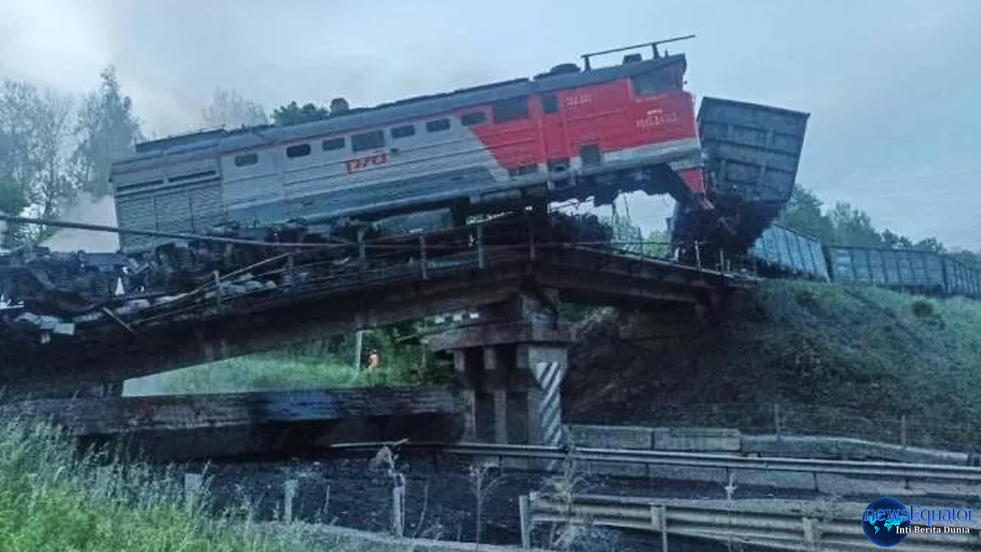 Kereta dan Jembatan Ambruk di Rusia: 7 Orang Jadi Korban Jiwa