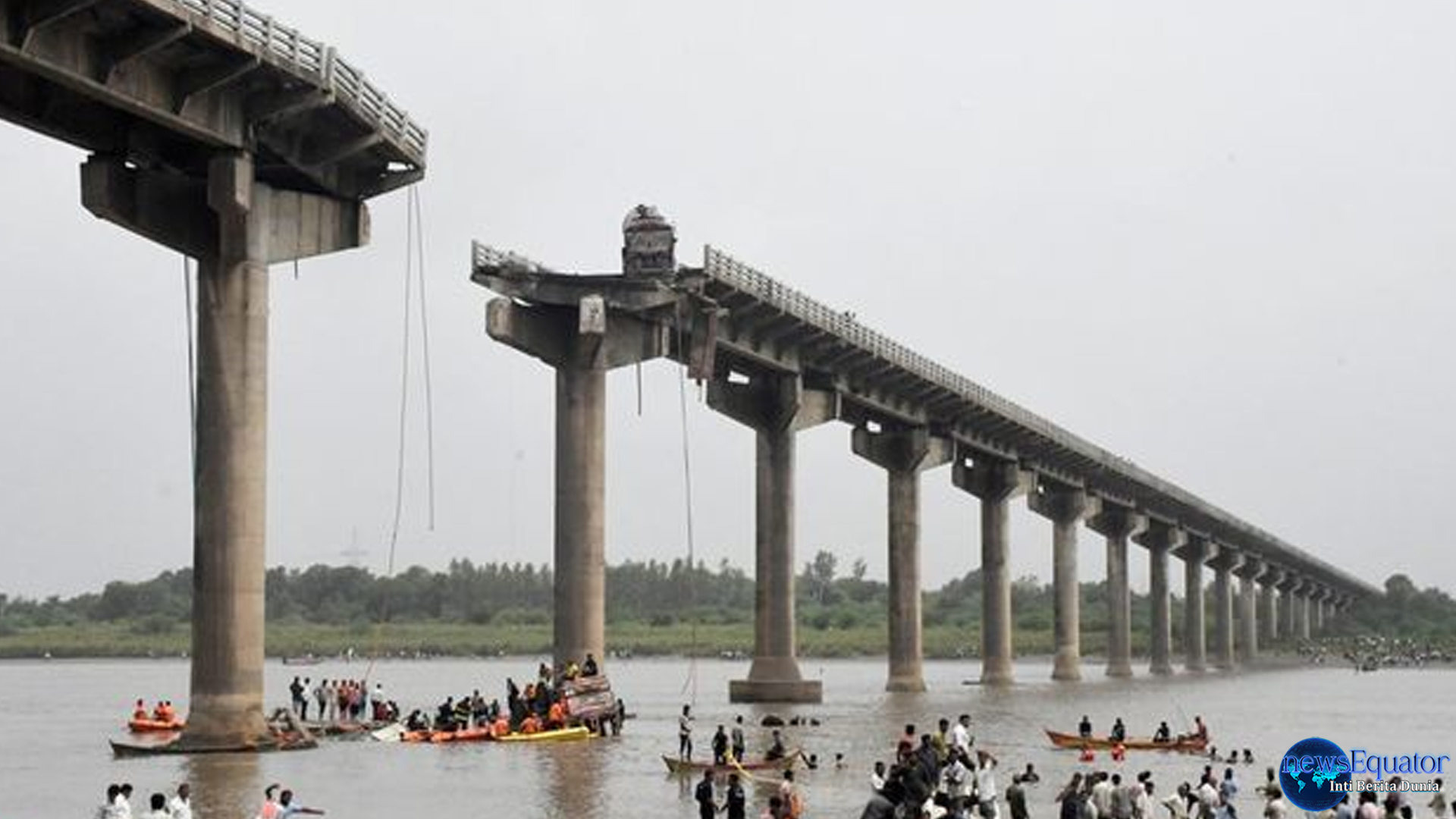 Runtuhnya Jembatan di India Bawa Petaka, 10 Orang Tewas