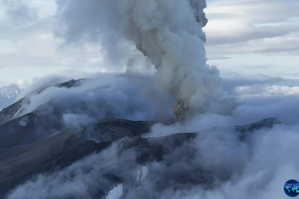 Letusan Gunung Berapi Pertama di Rusia Setelah 600 Tahun