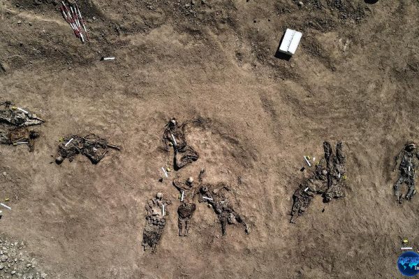 Irak Gali Kuburan Massal, 4 Ribu Korban ISIS Terungkap Irak Gali Kuburan Massal, 4 Ribu Korban ISIS Terungkap