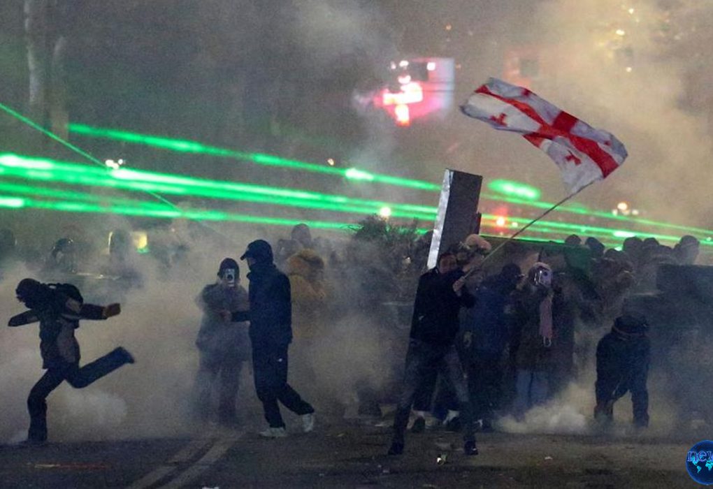 Demonstran Serbu Istana Georgia, Gas Air Mata 5x Dilepaskan