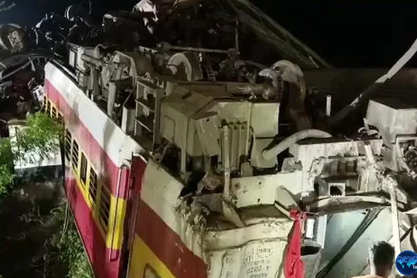Tabrakan Mematikan di India: Dua Kereta Bertabrakan, 4 Tewas