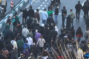 Truk Tabrak Massa Demonstran Iran dengan 5 Fakta Penting Polisi LA