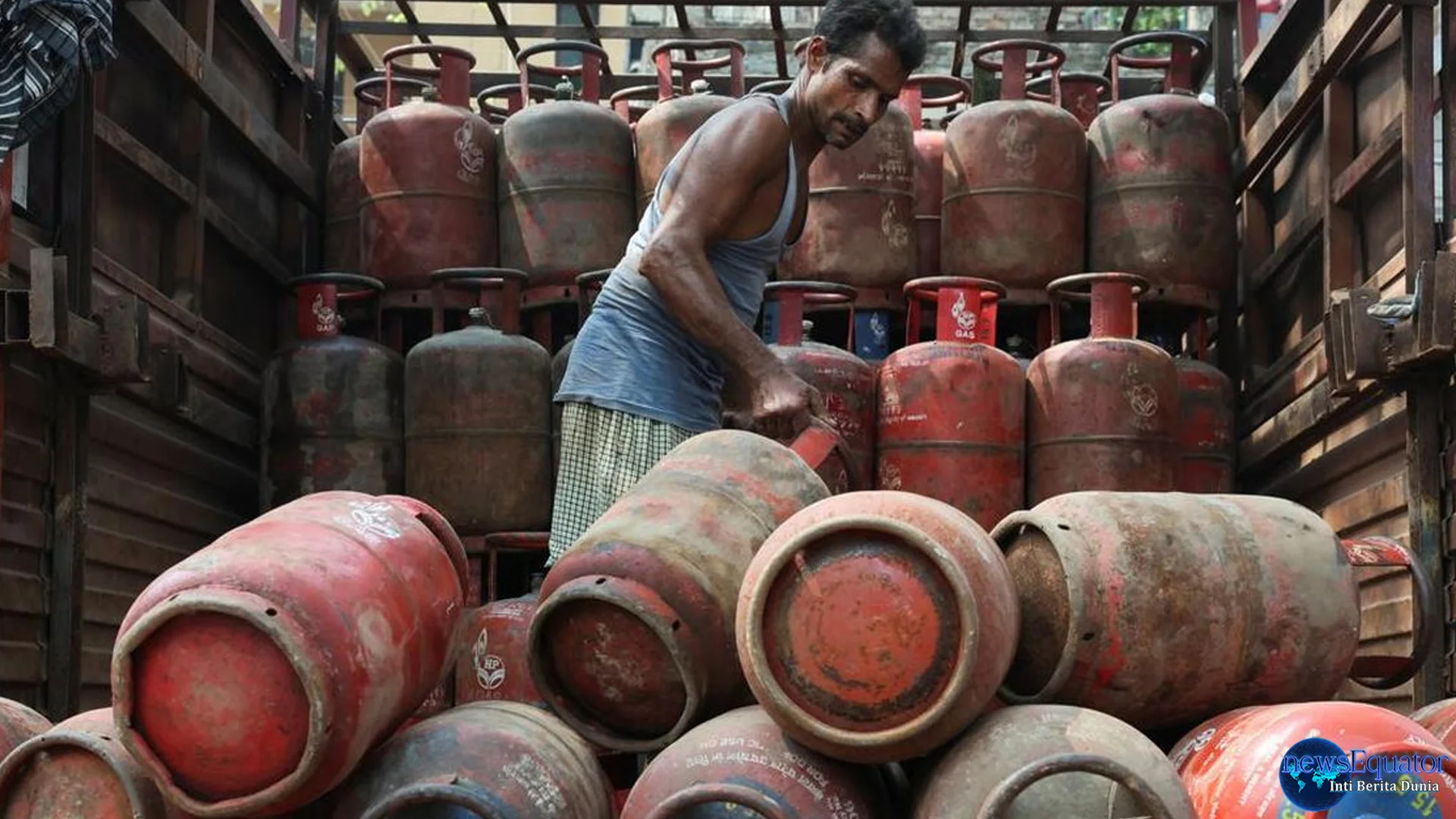 India Krisis LPG Warga Miskin Memasak Dengan Kayu Bakar 4 Kali Lebih