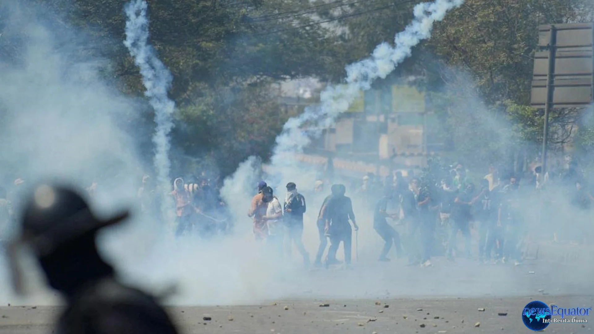 9 Korban Jiwa Akibat Demonstran Serbu Konsulat AS Di Kota Karachi