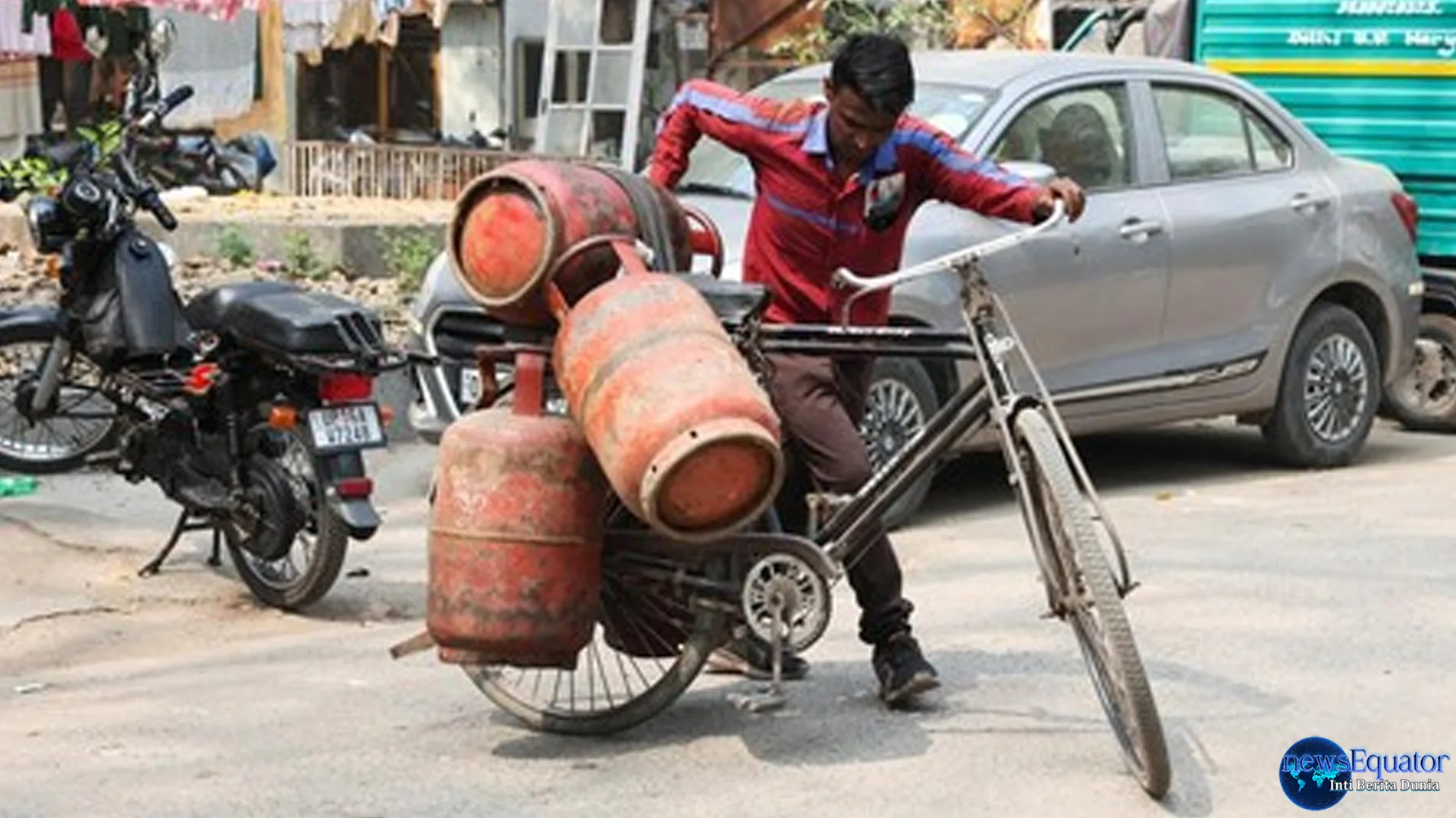 India Krisis LPG Warga Miskin Memasak Dengan Kayu Bakar 4 Kali Lebih