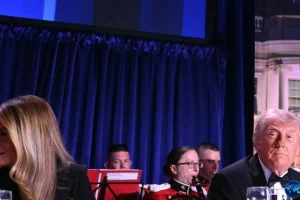 Penembakan di Acara Trump 2026 Tamu Panik Merunduk