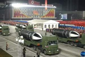 Korut Pamer Rudal di Tengah 2 Perang Besar AS Iran